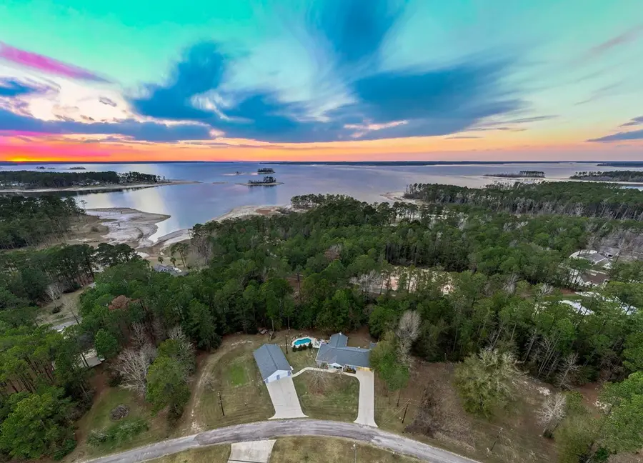 658 Shoreline Drive, Brookeland, TX 75931 - Image #2