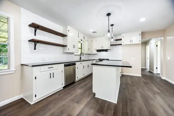 619 Shadywood Drive, Lufkin, TX 75901