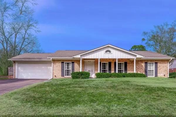 916 Jefferson Avenue, Lufkin, TX 75904