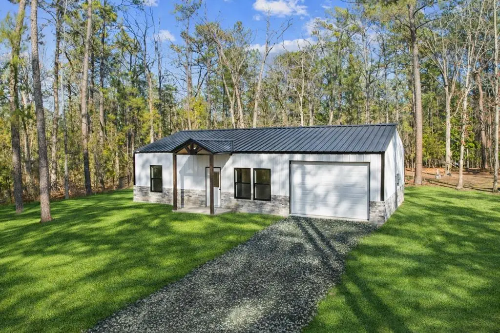 415 Deergrass Dr, Brookeland, TX 75931 - #1