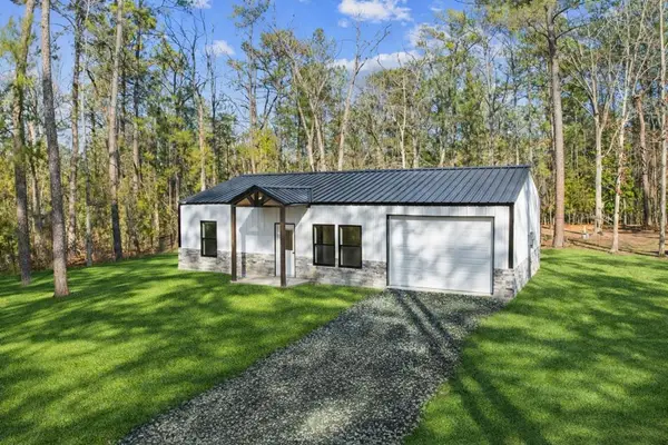 415 Deergrass Dr, Brookeland, TX 75931