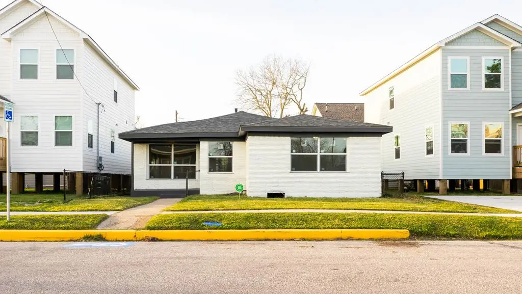 4024 Avenue N 1/2 Street, Galveston, TX 77551 - Image #1