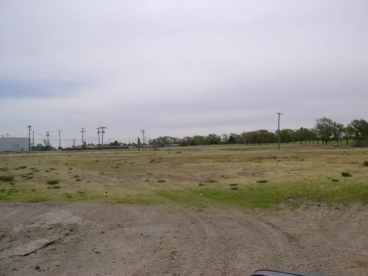 508 Clubview Drive, Levelland, TX 79336 - Image #1