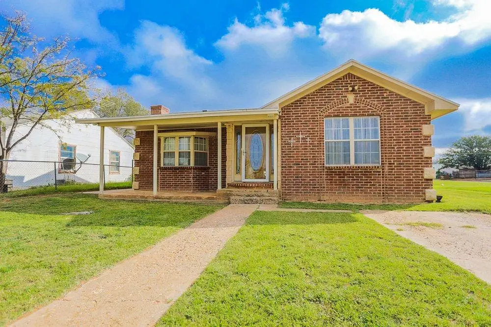 906 N 3rd Street, Brownfield, TX 79316 - Image #1