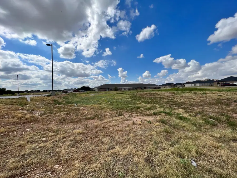 8712 University, Lubbock, TX 79423 - Image #3