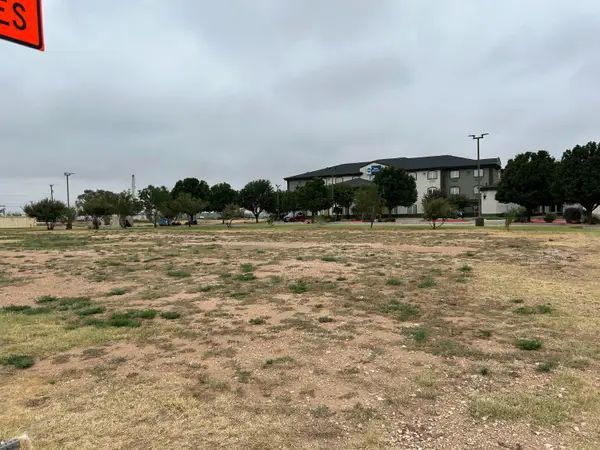 202 N College Avenue, Levelland, TX 79336