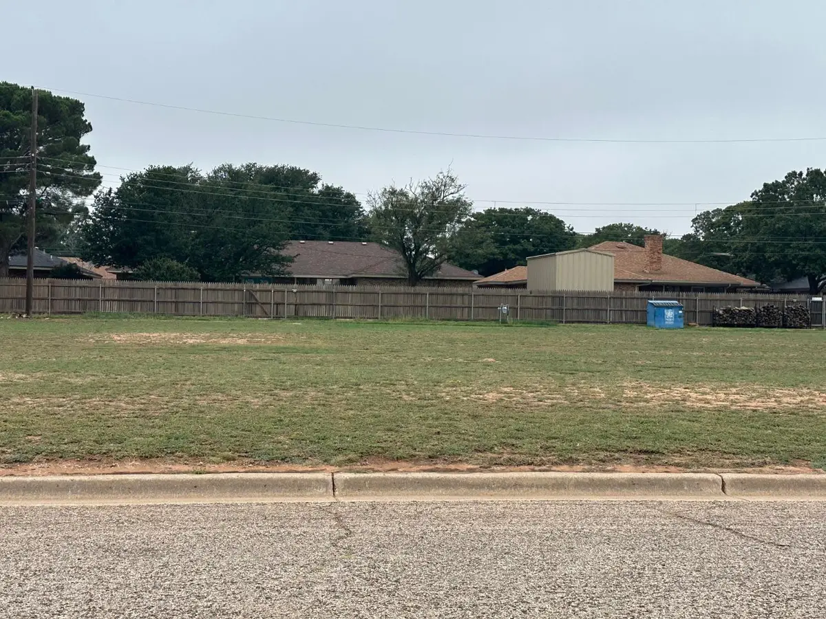 2046 Harvard Drive, Levelland, TX 79336 - Image #1