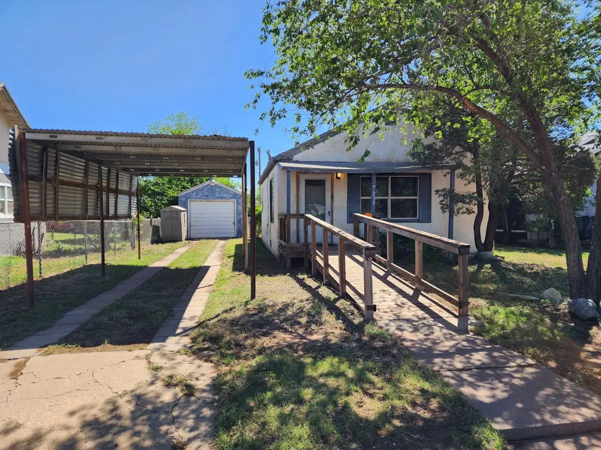 230 S 11th Street, Slaton, TX 79364 - Image #1