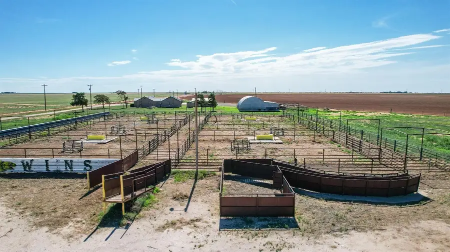 561 County Road 302, Springlake, TX 79082 - Image #3