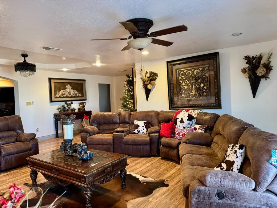 1046 Bowie Street, Denver City, TX 79323 - Image #3