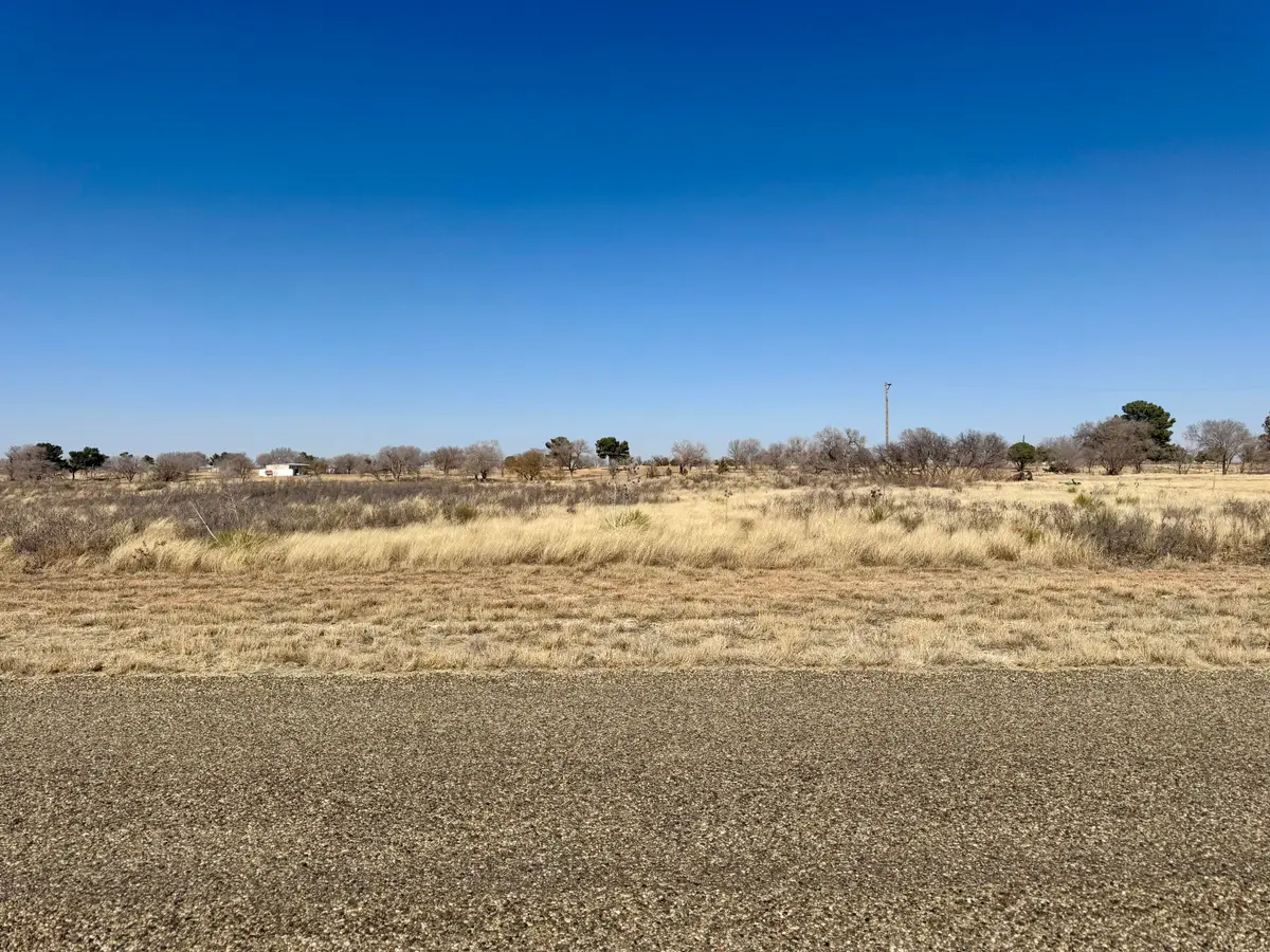 1549 Bennett Drive, Plains, TX 79355 - Image #1