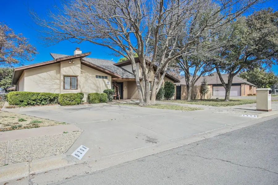 9208 Lynnhaven Avenue, Lubbock, TX 79423 - Image #2