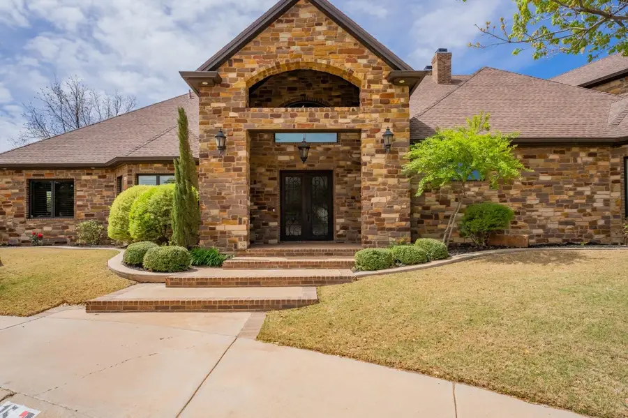 15 Whisperwood Circle, Lubbock, TX 79416 - Image #2