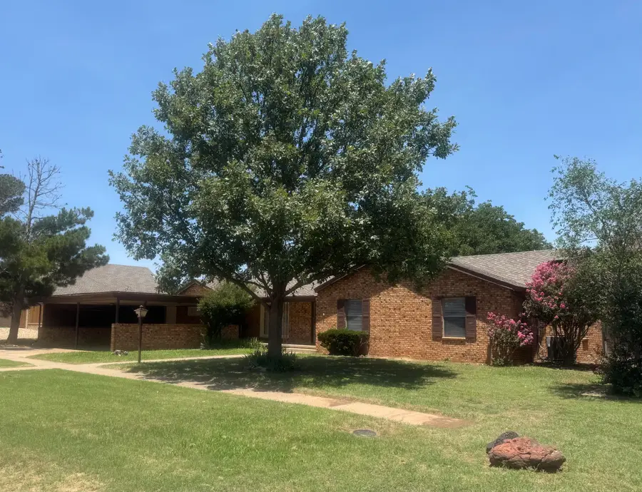 908 W Main Street, Post, TX 79356 - Image #2