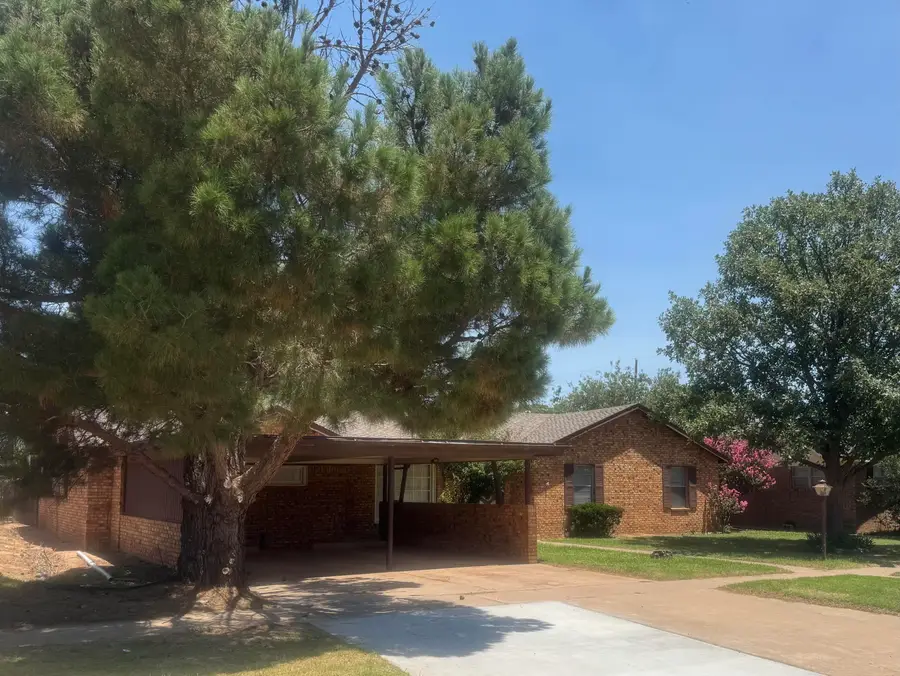 908 W Main Street, Post, TX 79356 - Image #3