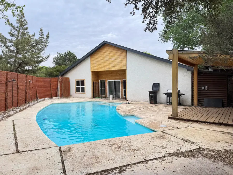 8504 Knoxville Avenue, Lubbock, TX 79423 - Image #2