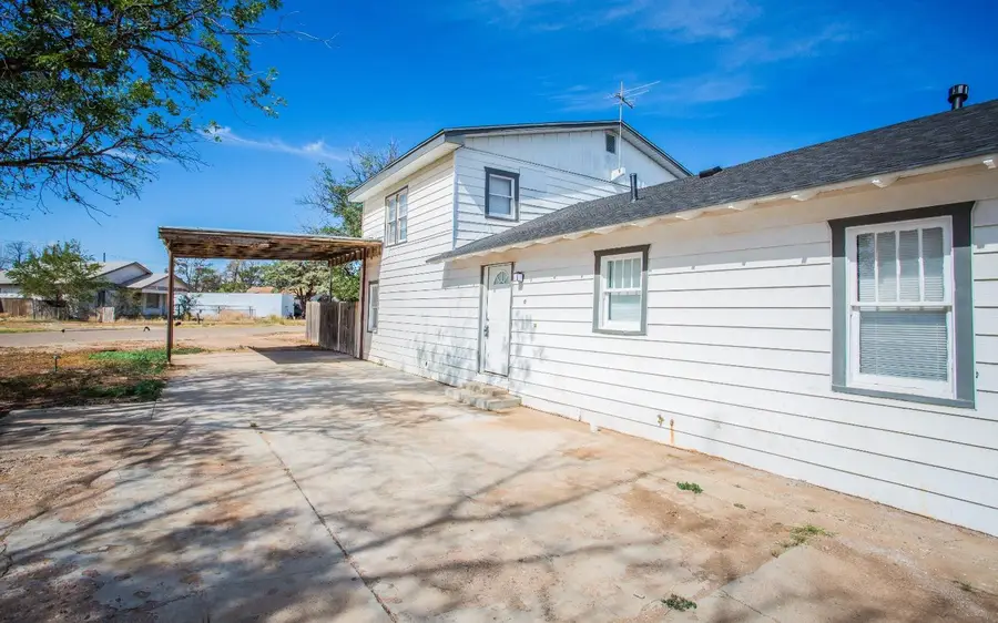 415 W Panhandle Street, Slaton, TX 79364 - Image #2