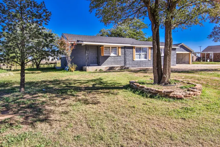 1300 S 11th Street, Slaton, TX 79364 - Image #2