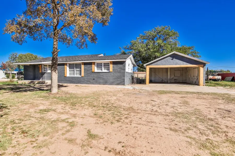1300 S 11th Street, Slaton, TX 79364 - Image #3