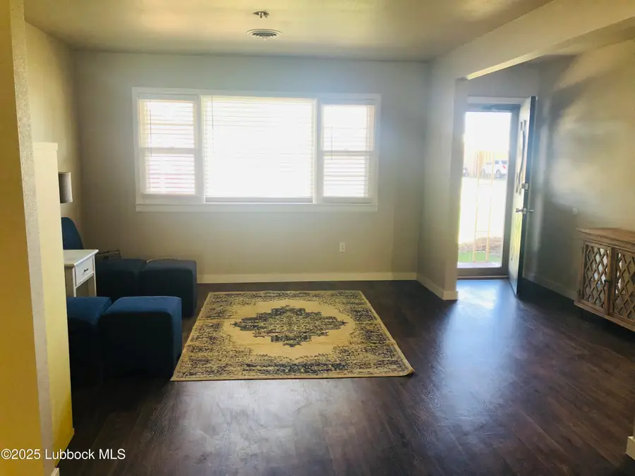 704 E Hayes Avenue, Morton, TX 79346 - Image #2