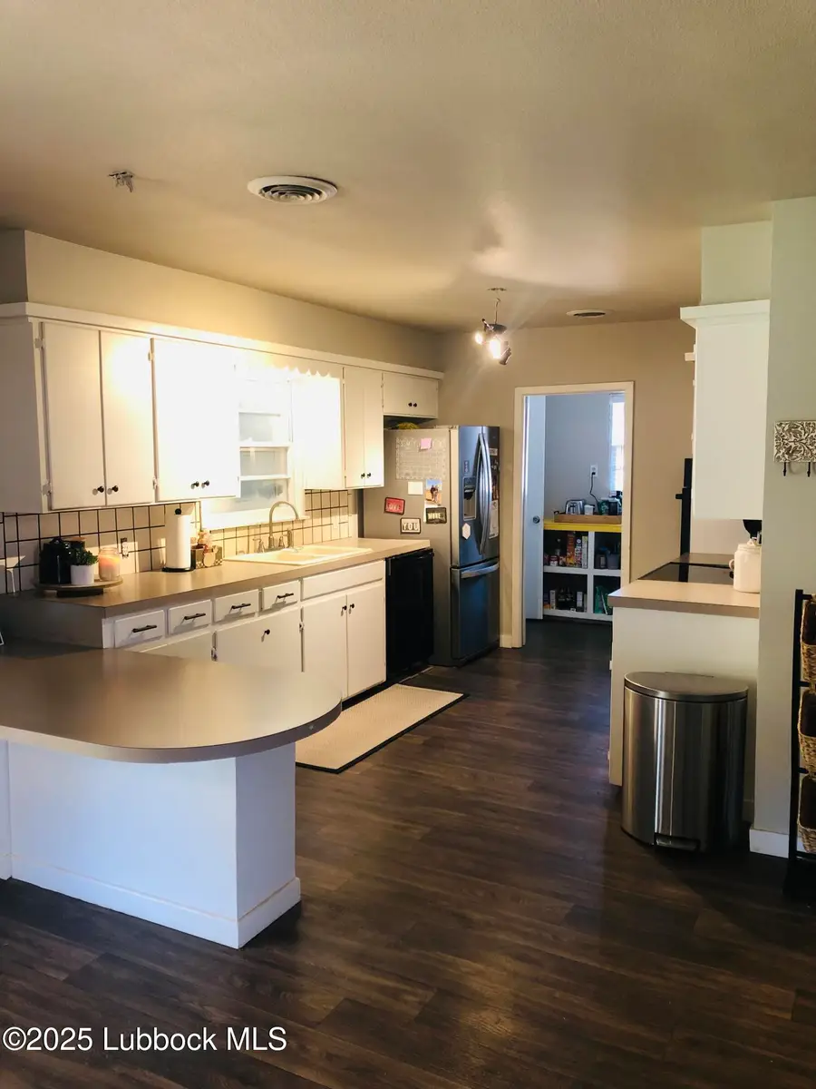 704 E Hayes Avenue, Morton, TX 79346 - Image #3