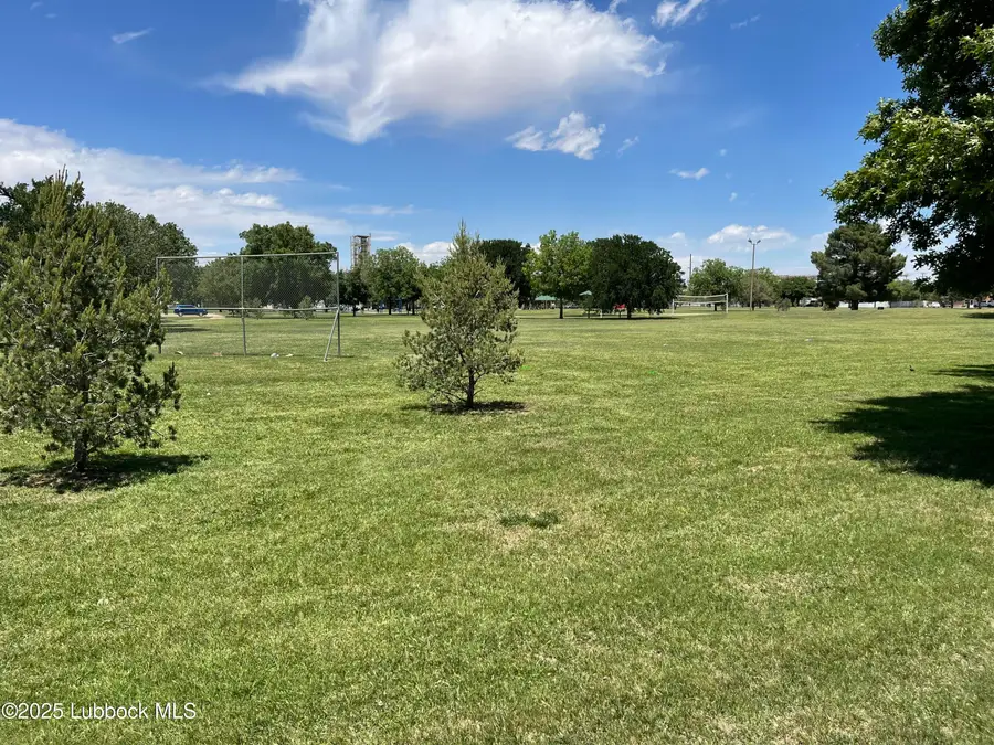 304 E 37th Street, Lubbock, TX 79404 - Image #2