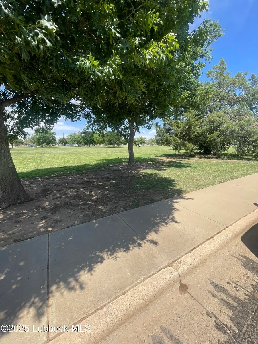 304 E 37th Street, Lubbock, TX 79404 - Image #3