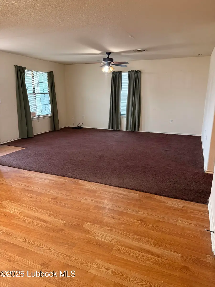 307 E 3rd Street, Muleshoe, TX 79347 - Image #3