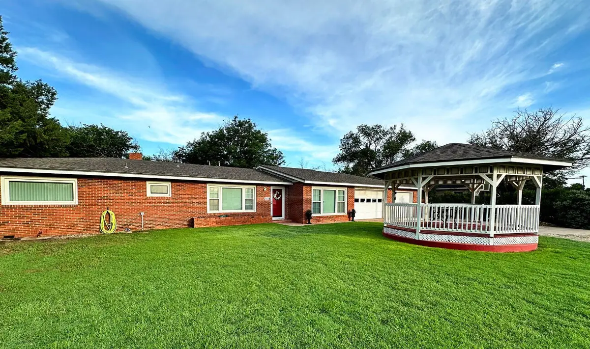 1936 Ave H, Levelland, TX 79336 - Image #1