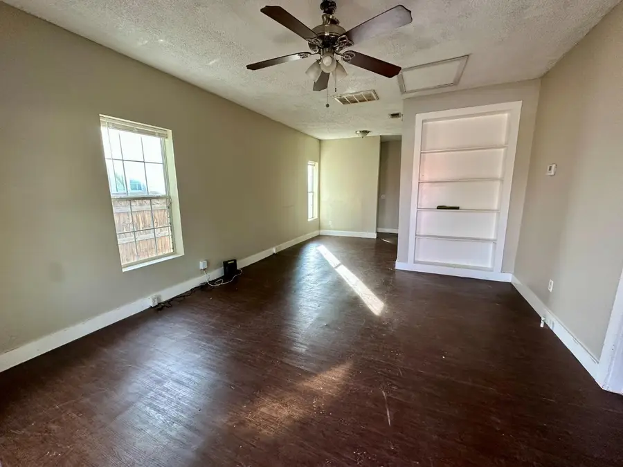 2105 20th Street, Lubbock, TX 79411 - Image #3