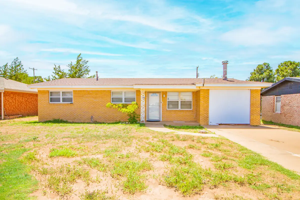 110 Ave T, Levelland, TX 79336 - Image #1