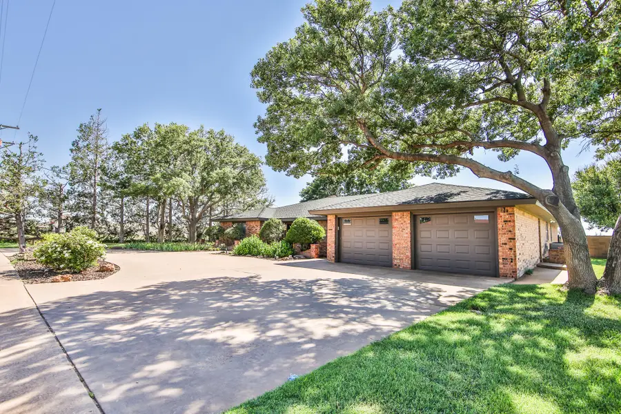 400 N Sherman Avenue, Levelland, TX 79336 - Image #3