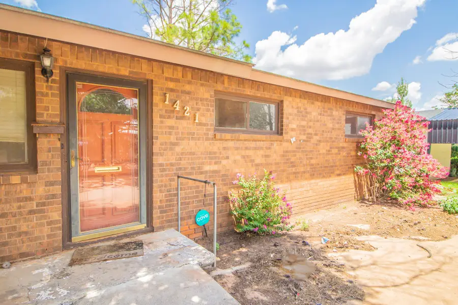 1421 E Cardwell Street, Brownfield, TX 79316 - Image #3