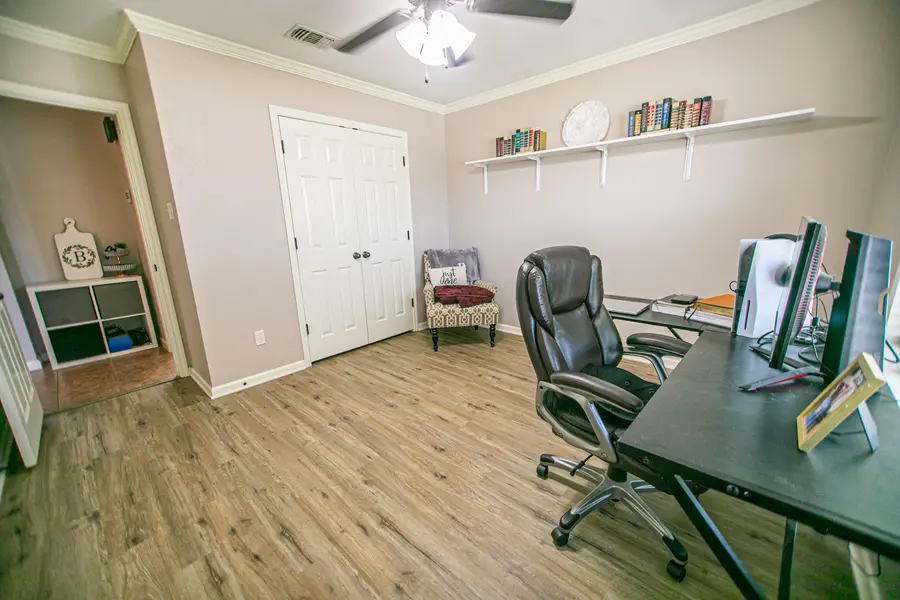 6904 37th St, Lubbock, TX 79407 - Image #3