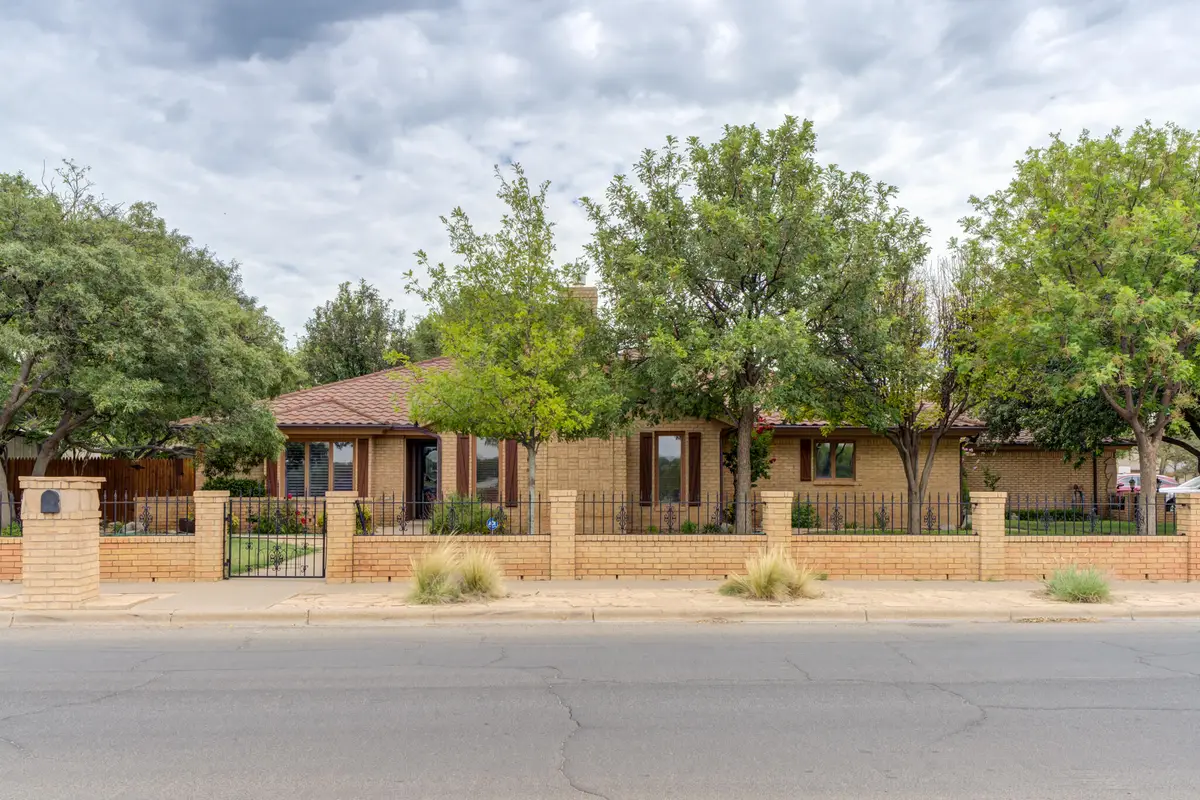 9205 Memphis Drive, Lubbock, TX 79423 - Image #1