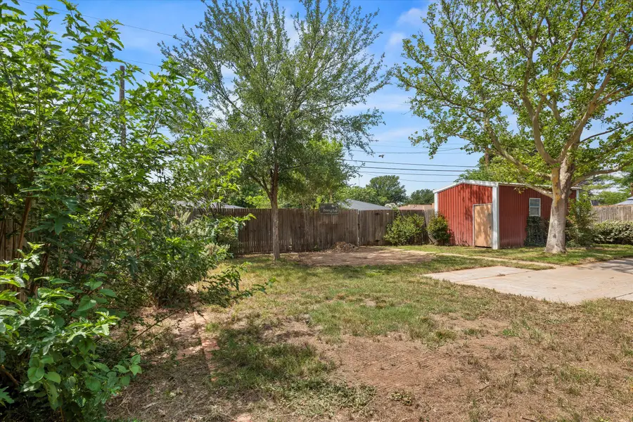 312 Cottonwood Lane, Levelland, TX 79336 - Image #2