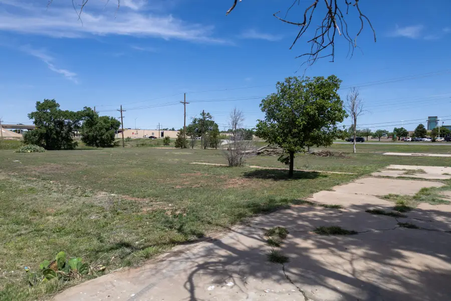305 E Quinn Street, Lubbock, TX 79403 - Image #2