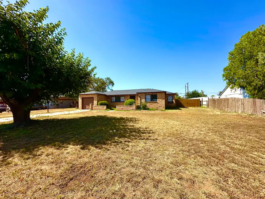 1827 8th Street, Levelland, TX 79336 - Image #2