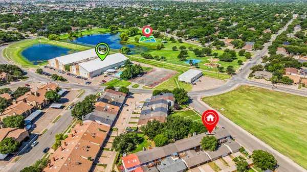 8633 Knoxville Drive, Lubbock, TX 79423