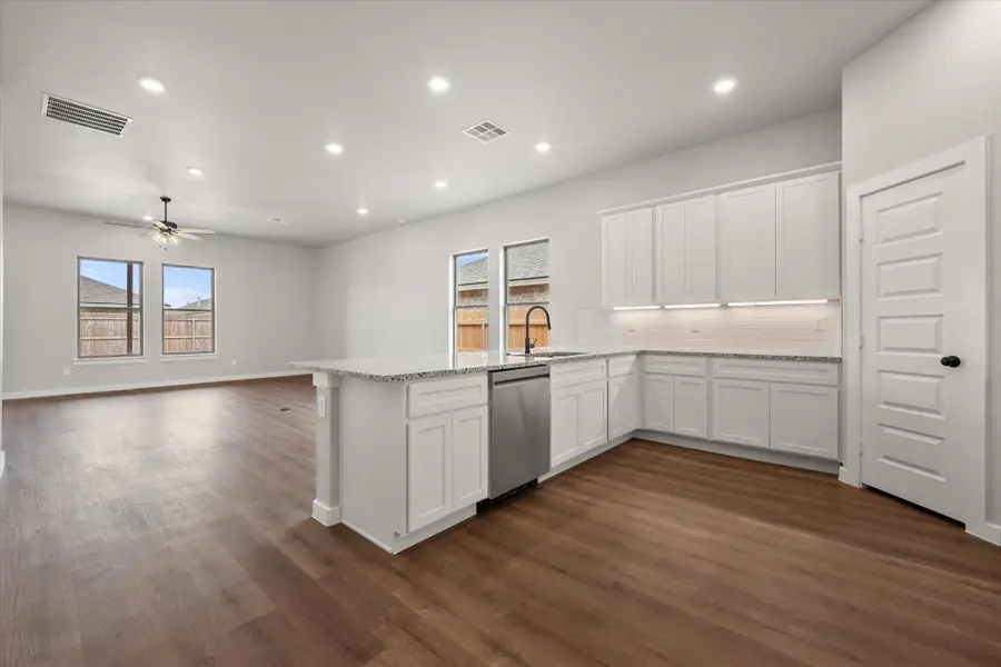 304 E 24th Street, Wolfforth, TX 79382 - Image #3