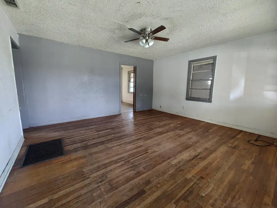 2205 38th Street, Lubbock, TX 79412 - Image #2