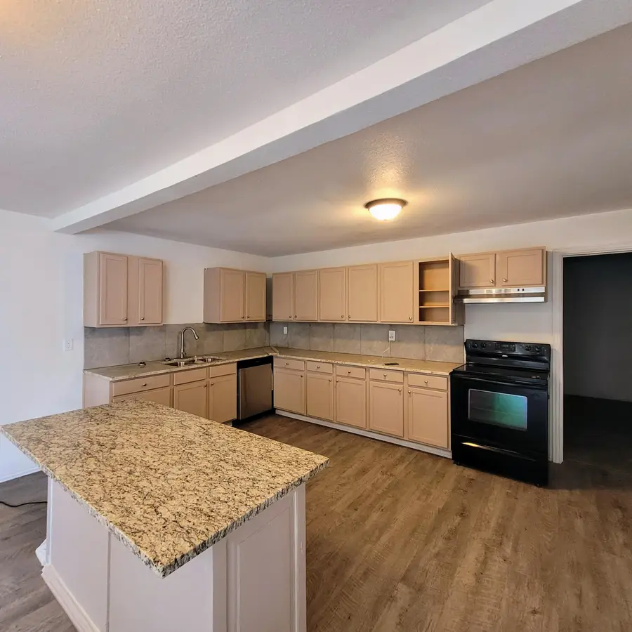 1615 Grant Street, Levelland, TX 79336 - Image #3