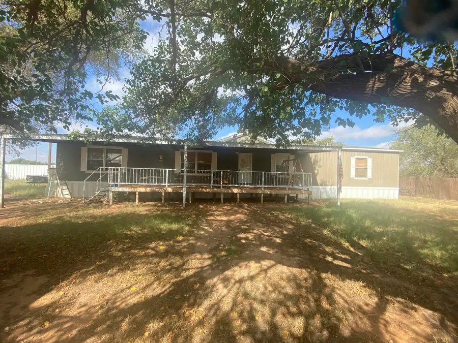 107 N Lary Drive, Brownfield, TX 79316 - Image #2