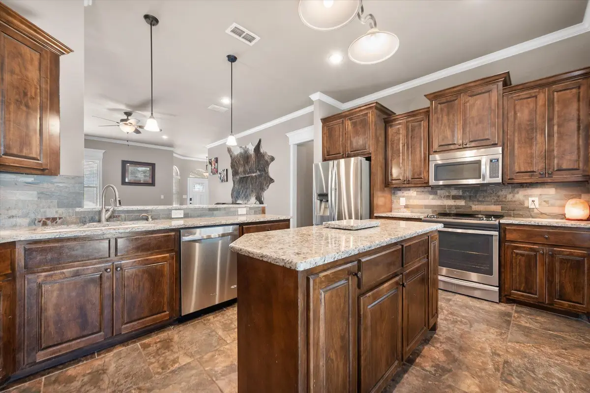 527 Avenue T, Shallowater, TX 79363 - Image #1