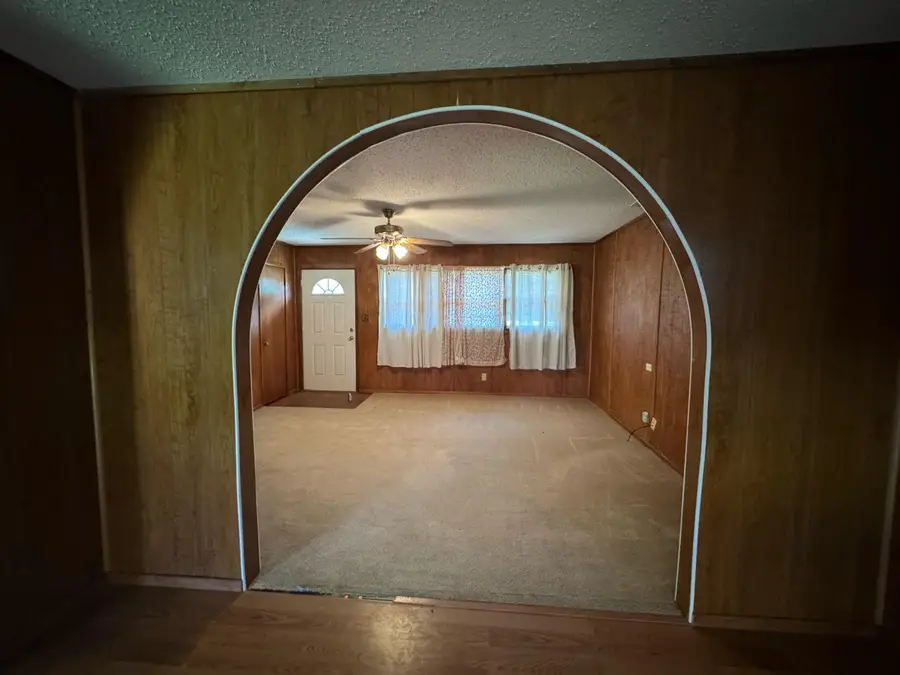 955 S 20th Street, Slaton, TX 79364 - Image #3