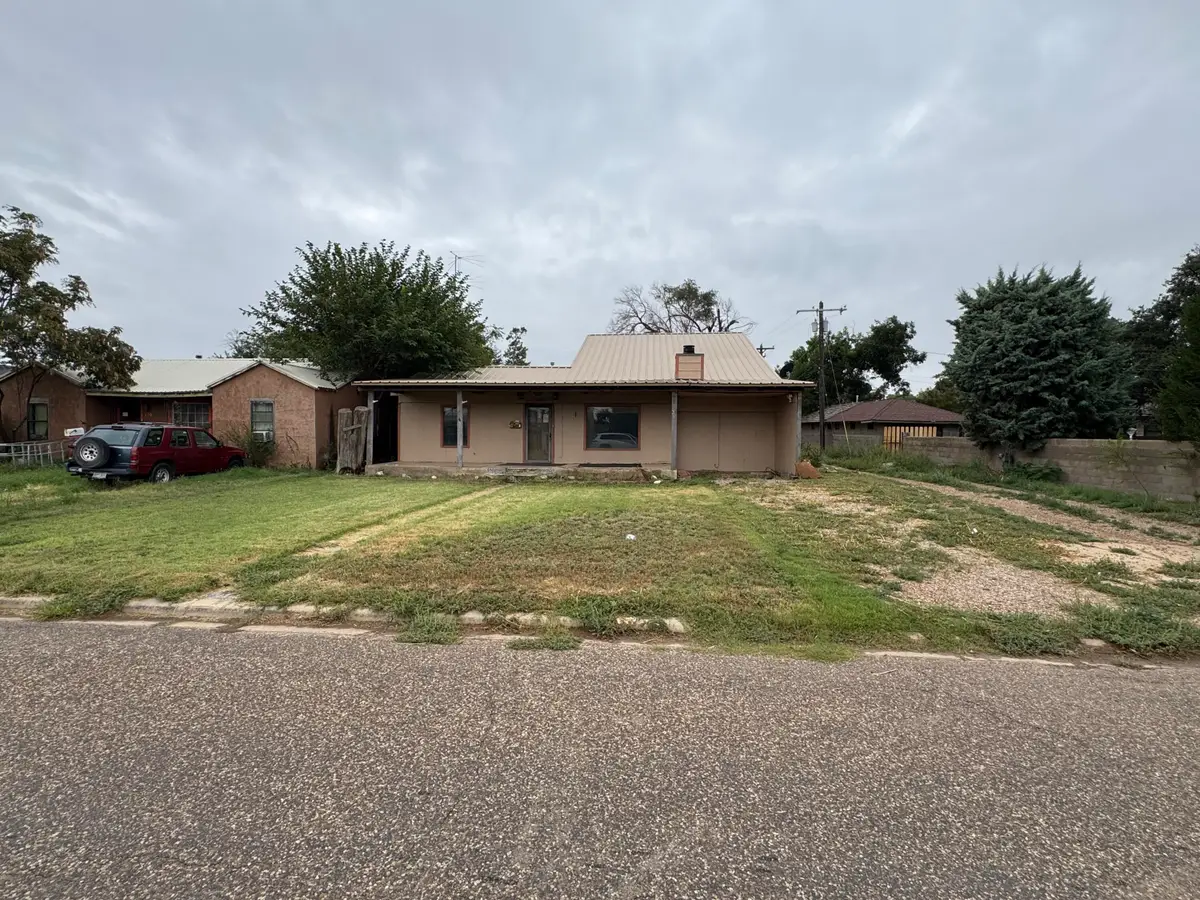 108 SE 10th Street, Plainview, TX 79072 - Image #1