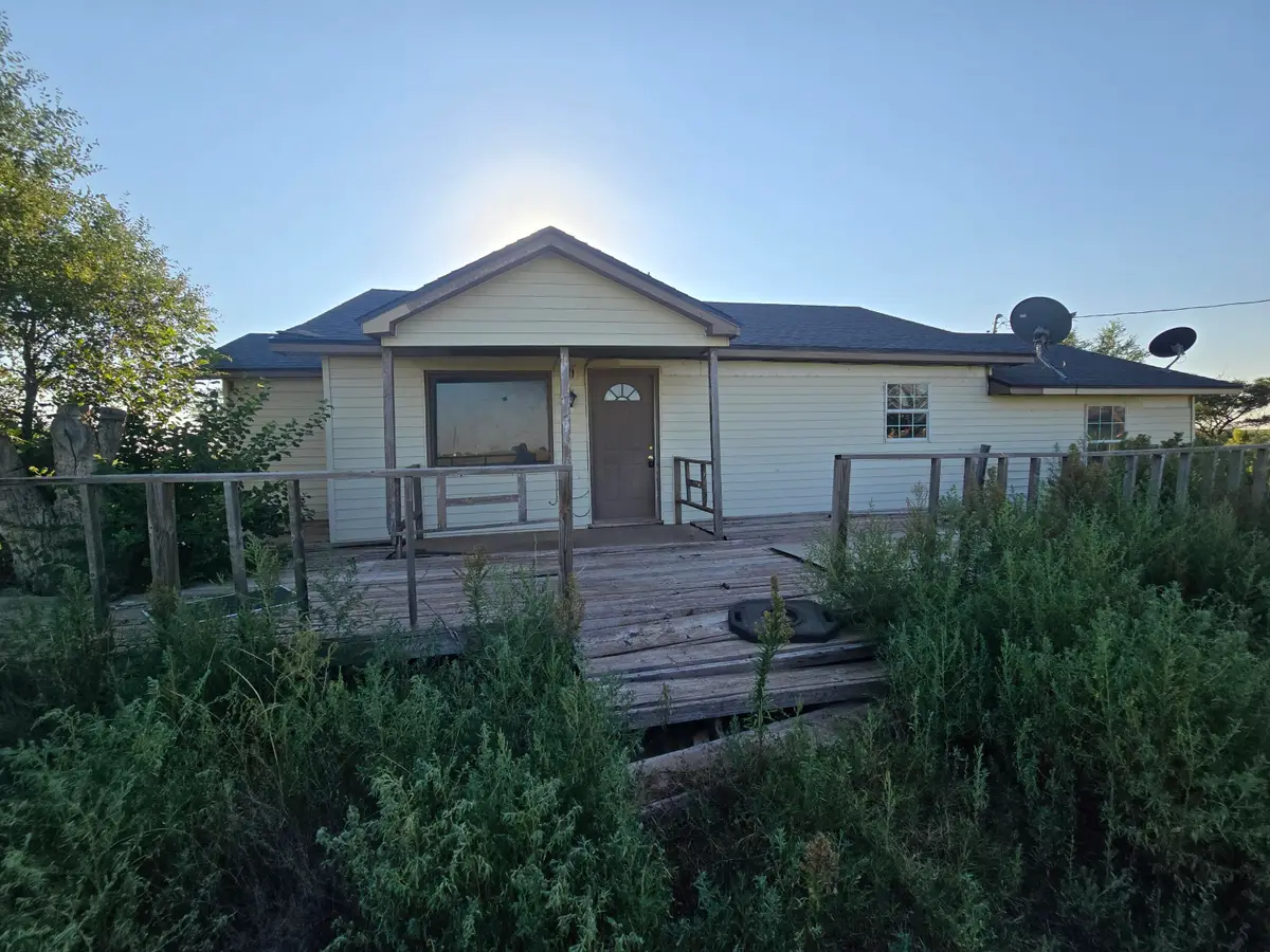 1611 Co Rd 50, Plainview, TX 79072 - Image #1