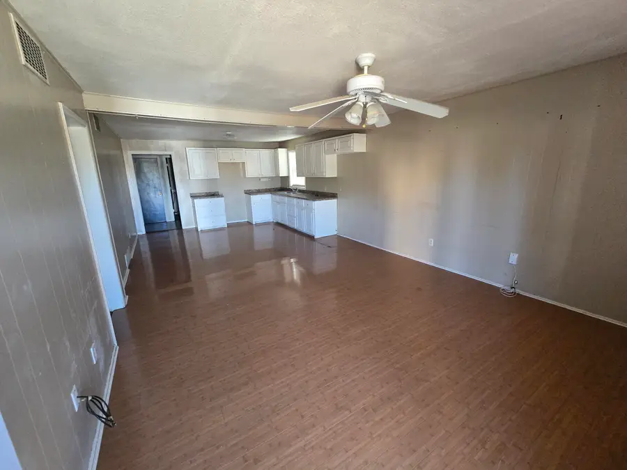 1104 Galveston, Plainview, TX 79072 - Image #2