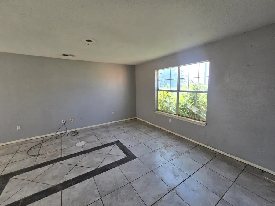 1605 E 33rd Street, Plainview, TX 79072 - Image #3