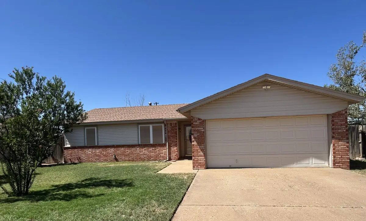 604 N Elgin Avenue, Levelland, TX 79336 - Image #1